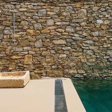 Levi's By Ethos Hospitality - Tennis Court Vila